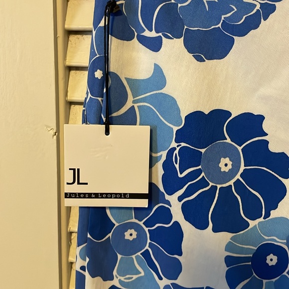 Jules & Leopold Pull On Slim Leg Capri Length blu and white color - Picture 9 of 10